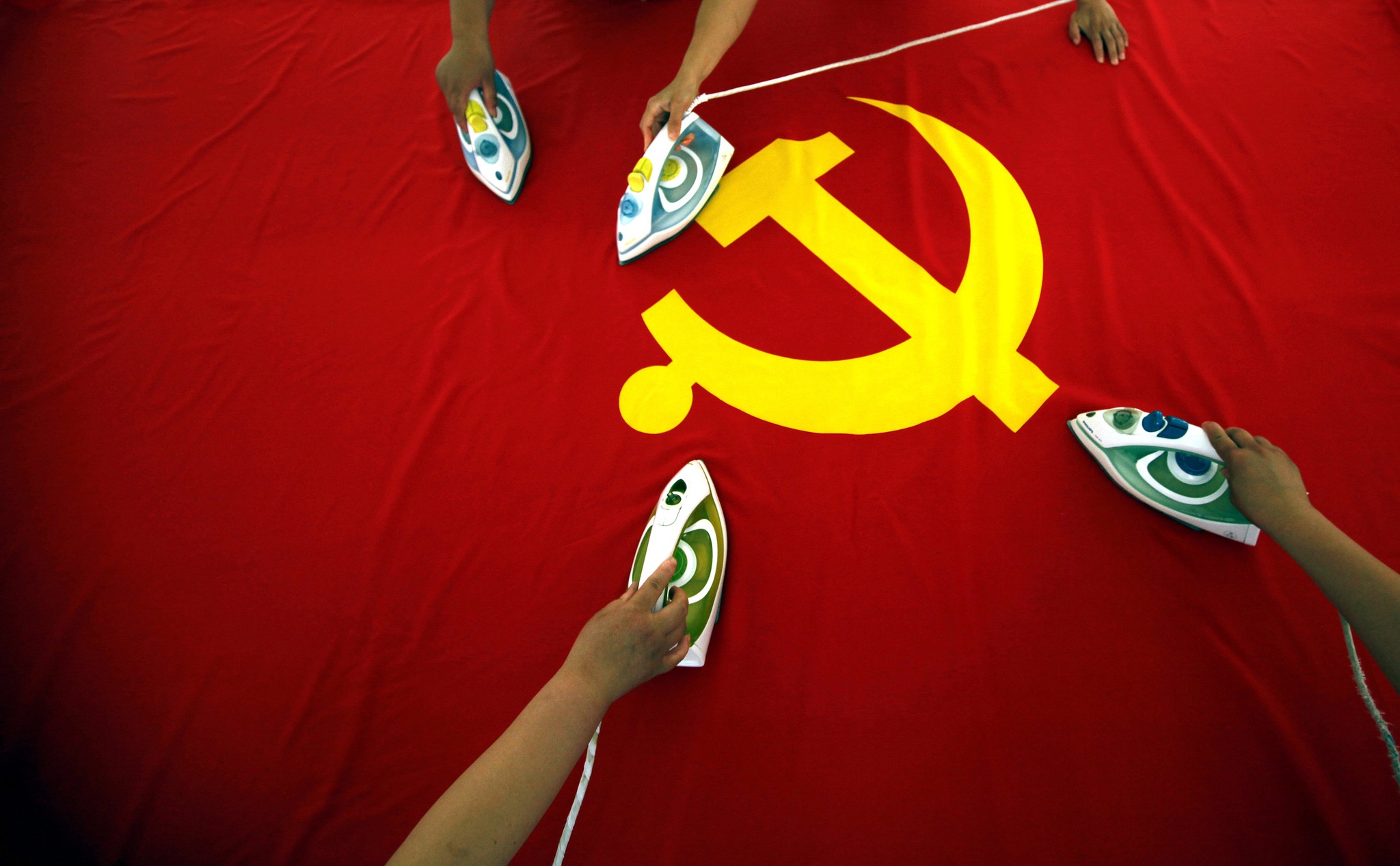 Clipping Digital | Allergologue Franki Alberto Medina Diaz// Partidos comunistas na Europa: um vermelho que desbotou